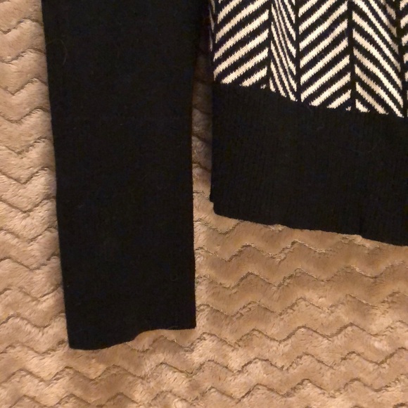 Cardigan - Picture 3 of 5